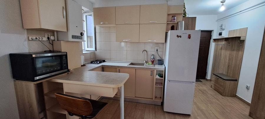 Apartament cu 2 camere în Podu Roș