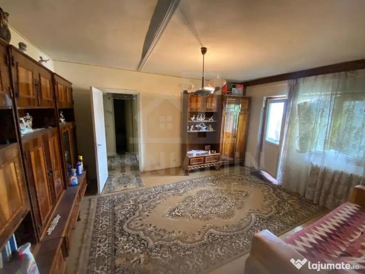 Apartament cu 2 camere semidecomandat în Rovine