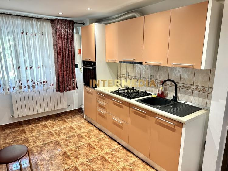 Apartament cu 2 camere decomandat, mobilat în Central