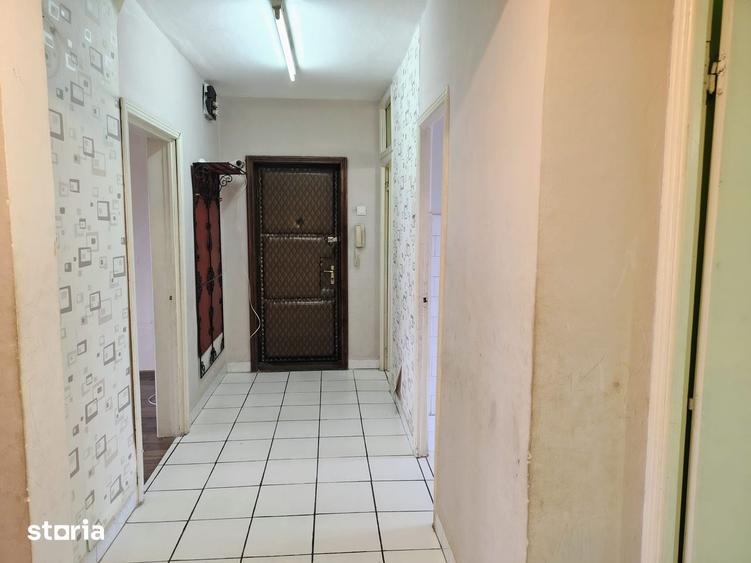 Apartament cu 3 camere decomandat în Central