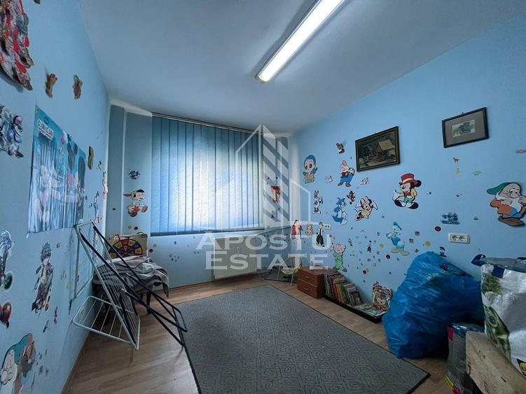 Apartament cu 4 camere decomandat, mobilat în Malul Mureșului