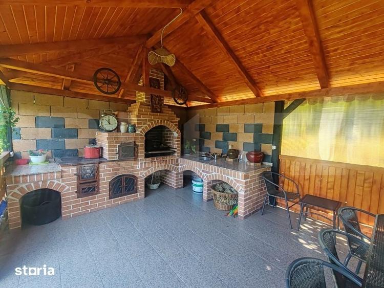 Casă cu 5 camere cu Teren 1100 Mp în Hănțești