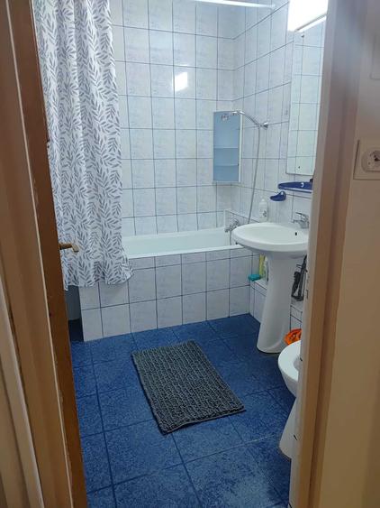 Apartament cu 2 camere decomandat în Păcii