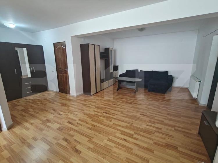 Apartament cu 2 camere semidecomandat, mobilat în Florești