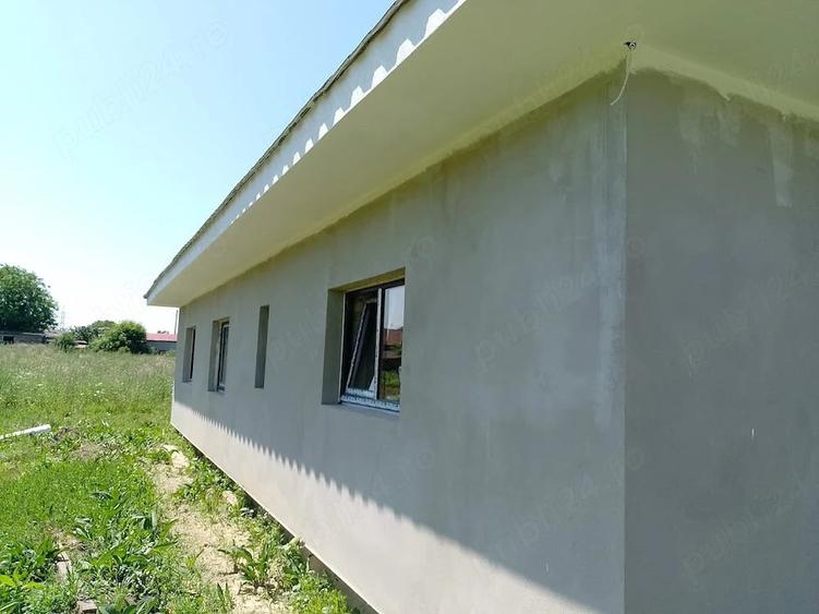 Casă cu 3 camere cu Teren 1000 Mp în Central
