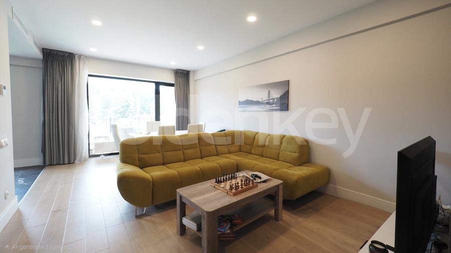 Apartament cu 3 camere semidecomandat, mobilat în Pipera