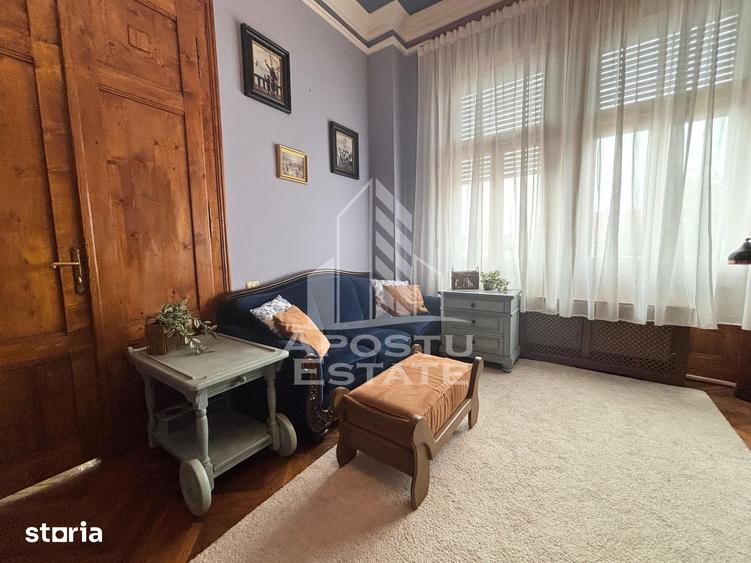 Apartament cu 3 camere semidecomandat în Central
