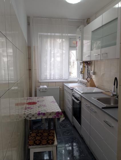 Apartament cu 2 camere semidecomandat în Girocului