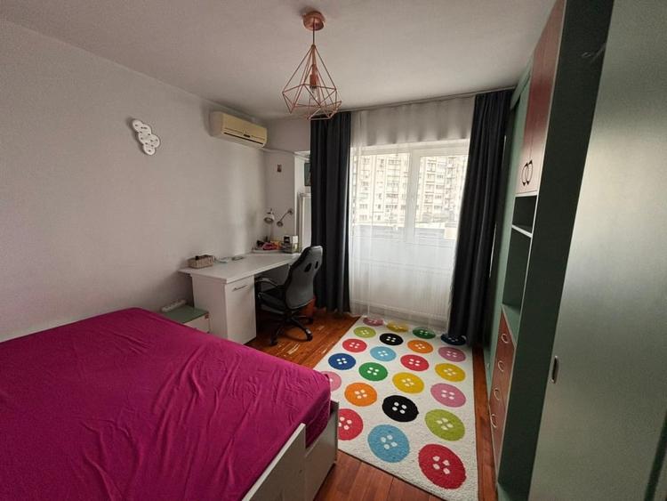 Apartament cu 2 camere decomandat, mobilat în Republicii