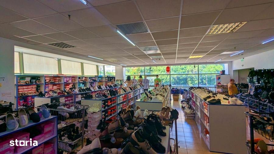 Spațiu comercial, de 2,200 mp, în Berceni