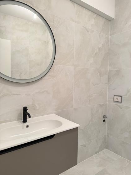 Apartament cu 3 camere semidecomandat în Pipera