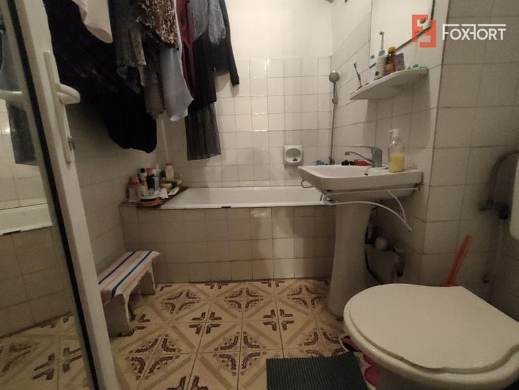 Apartament cu 4 camere decomandat, mobilat în Buziașului