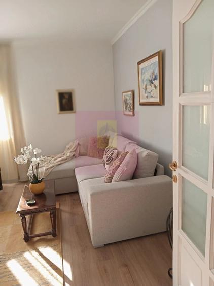 Apartament cu 3 camere decomandat în Panduri