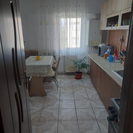 Apartament cu 2 camere decomandat în Soarelui