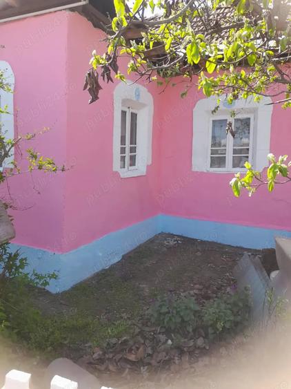 Casă cu 2 camere cu Teren 2007 Mp în Sălcuța