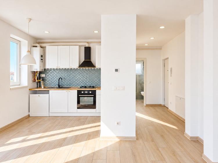 Apartament cu 3 camere decomandat în Sud-Est