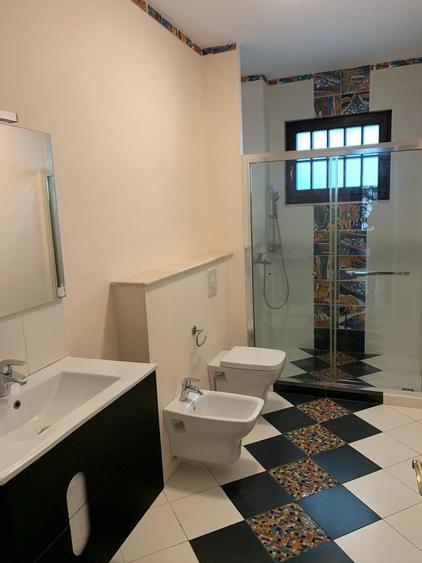 Casă individuală cu 6 camere cu Canalizare în Iancu Nicolae