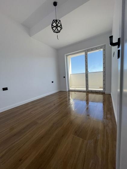 Apartament cu 2 camere decomandat în Florești