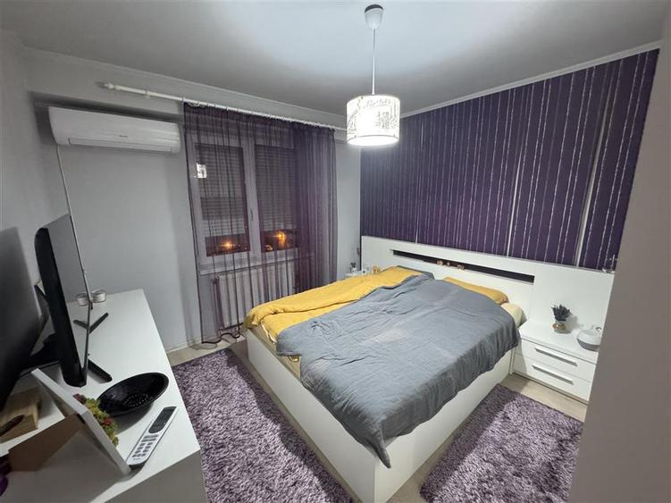 Apartament cu 3 camere decomandat în Nufărul