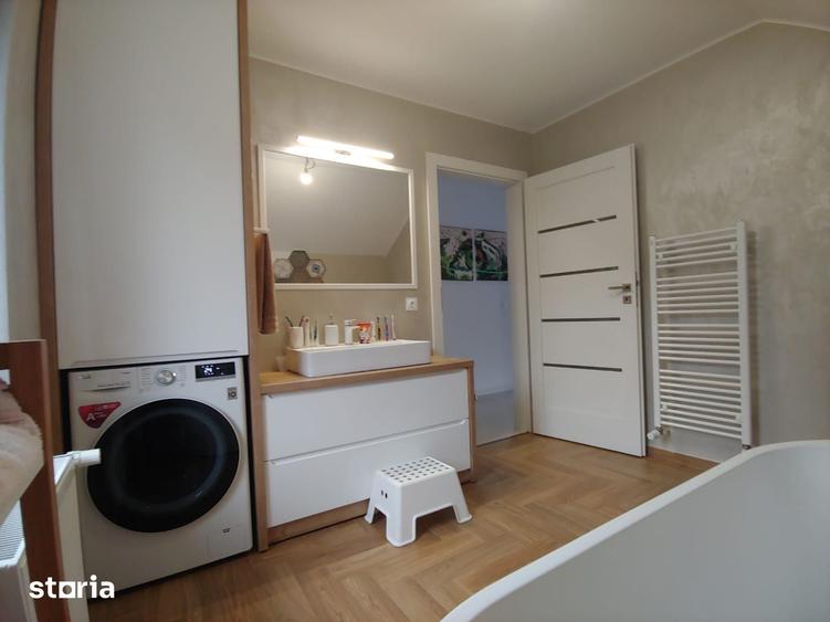 Casă cu 5 camere cu Teren 909 Mp în Sângeorgiu de Mureș