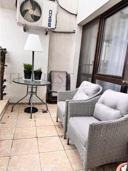 Apartament cu 3 camere semidecomandat în Nord-Est