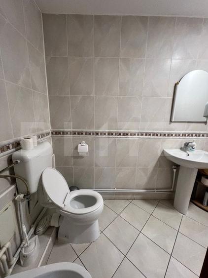 Spațiu comercial, de 380 mp, în Central