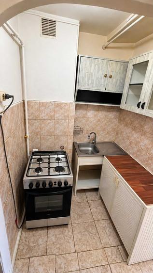 Apartament cu 2 camere semidecomandat în Tractorul