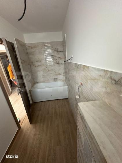 Casă cu 5 camere cu Teren 220 Mp în Noua