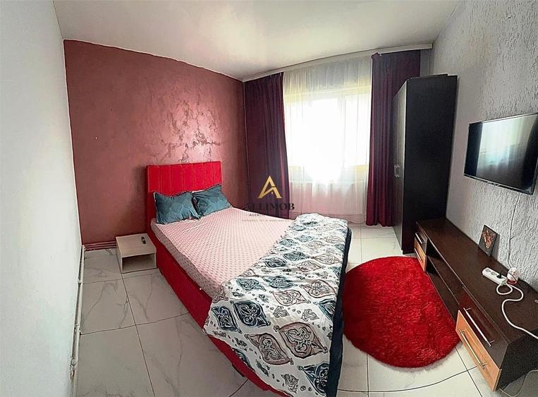 Apartament cu 3 camere decomandat în Central