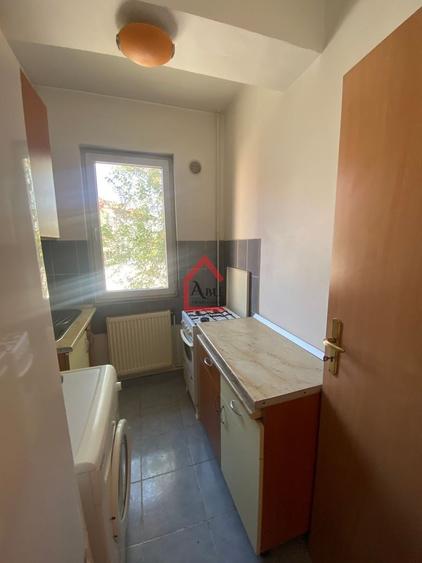 Garsonieră decomandată, mobilată în Podul de Piatră