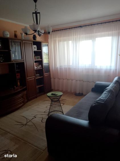 Apartament cu 3 camere decomandat în Obor