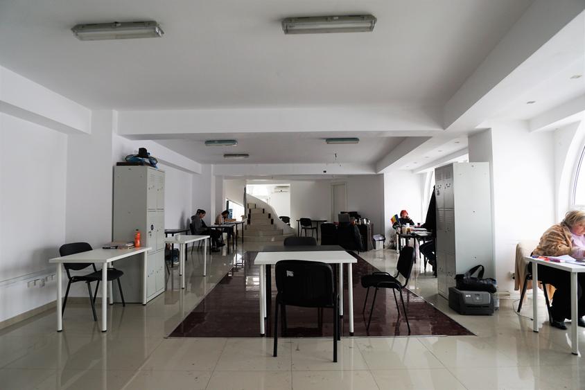 Birou, de 925 mp, în Armeneasca