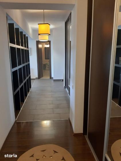 Apartament cu 3 camere în Plopilor