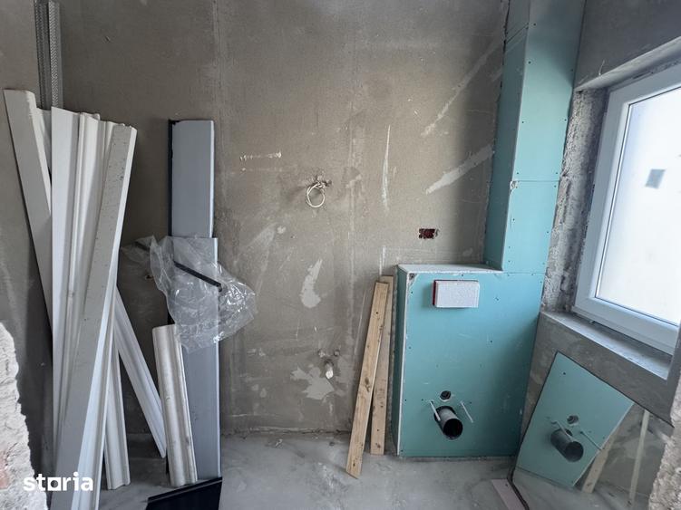 Casă cu 5 camere cu Teren 270 Mp în Fratelia