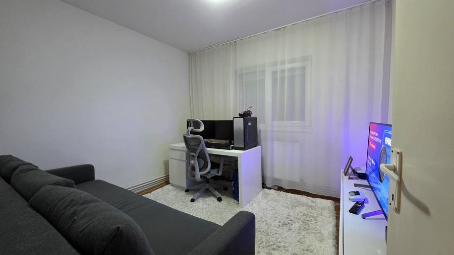 Apartament cu 3 camere decomandat, mobilat în Girocului