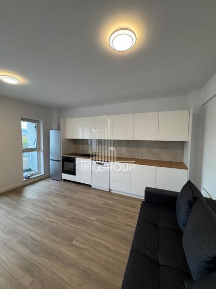 Apartament cu 3 camere semidecomandat, mobilat în Florești