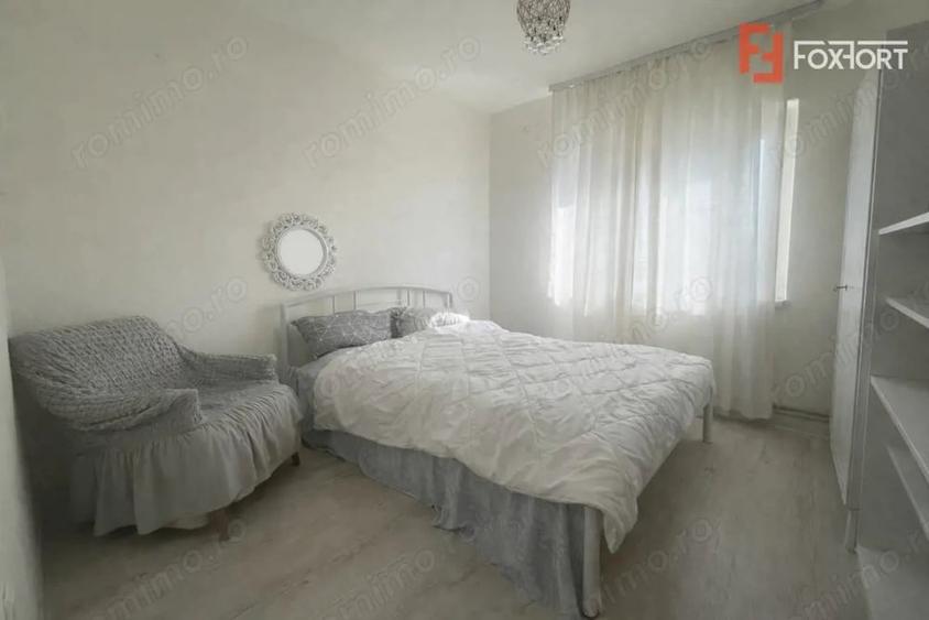 Apartament cu 3 camere semidecomandat, mobilat în Micălaca