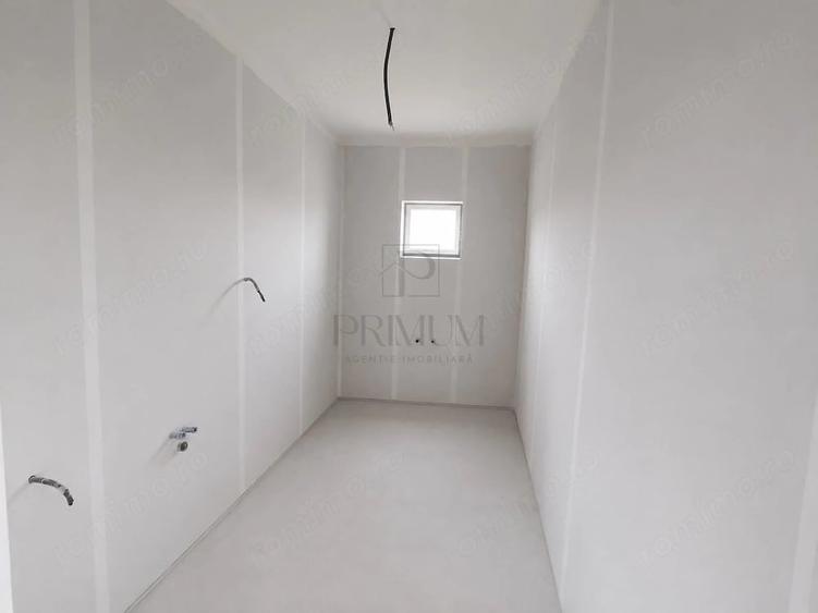 Duplex pe plan - asfalt - canalizare - personalizare interioara - 5