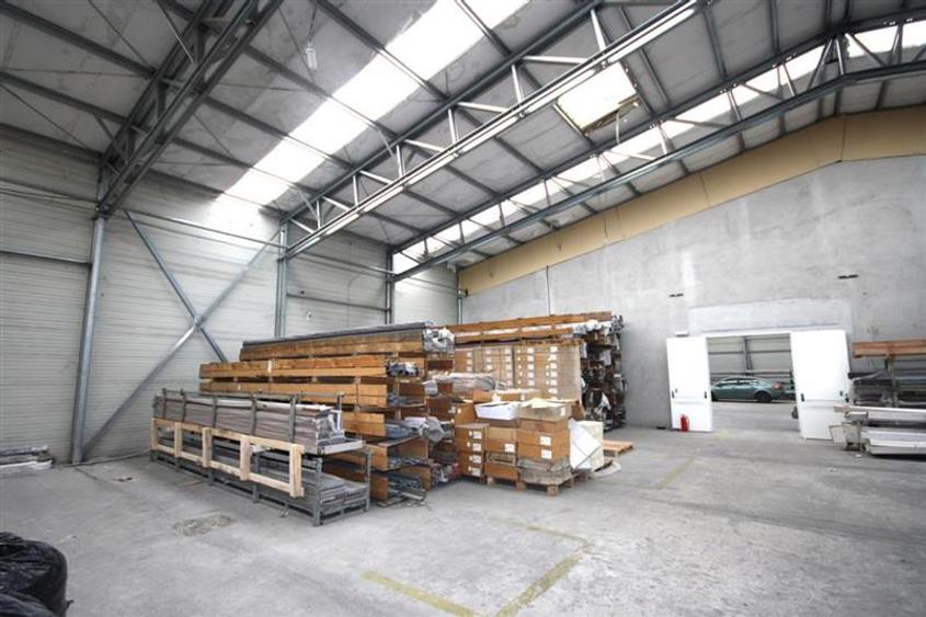 Proprietate pozitie exceptionala, teren 10,000 mp, deschidere DN1 36 ml, hala, b - 13