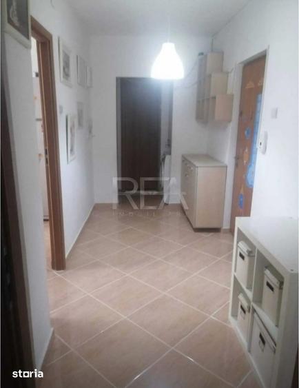 Apartament cu 2 camere decomandat, mobilat în Rahova