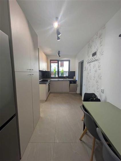 Apartament cu 2 camere semidecomandat, mobilat în Zorilor