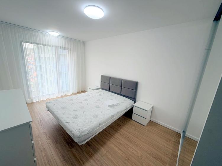 Apartament cu 3 camere semidecomandat în Central