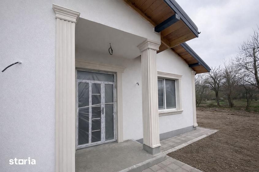 Casă cu 3 camere cu Teren 420 Mp în Tomești