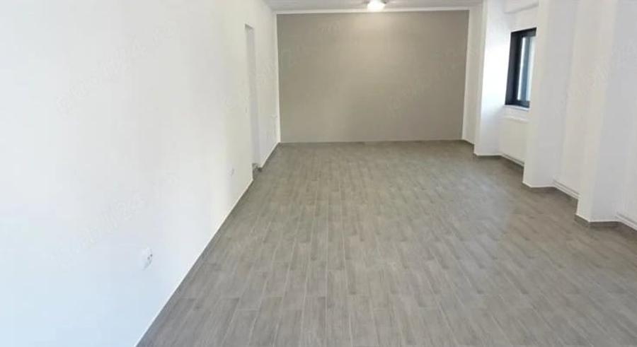 Spațiu comercial, de 40 mp, în Central
