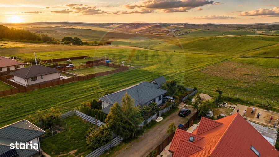 Casă cu 4 camere cu Teren 479 Mp în Rediu