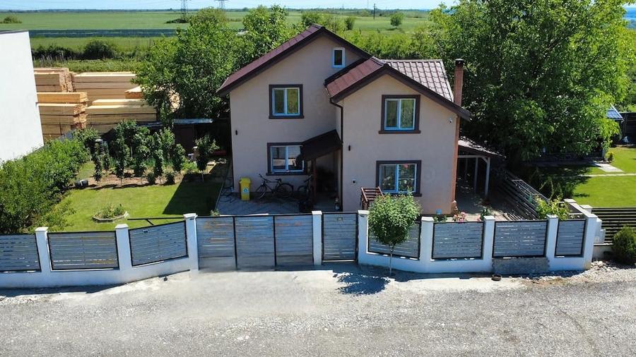 Casă cu Teren 387 Mp în Central