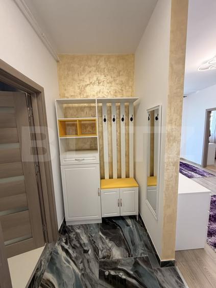 Apartament cu 2 camere semidecomandat, mobilat în Florești