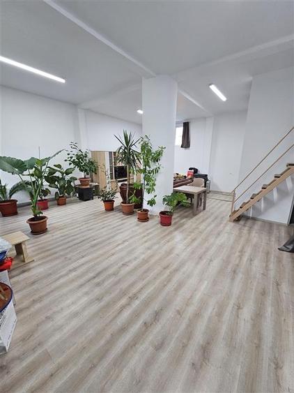 Casă cu 4 camere cu Canalizare în Central