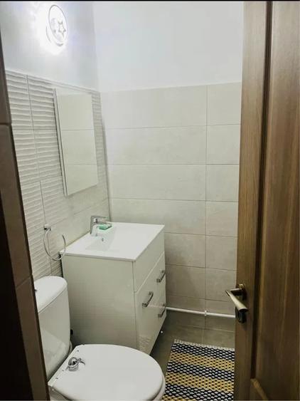 Apartament cu 3 camere decomandat, mobilat în Podul de Fier