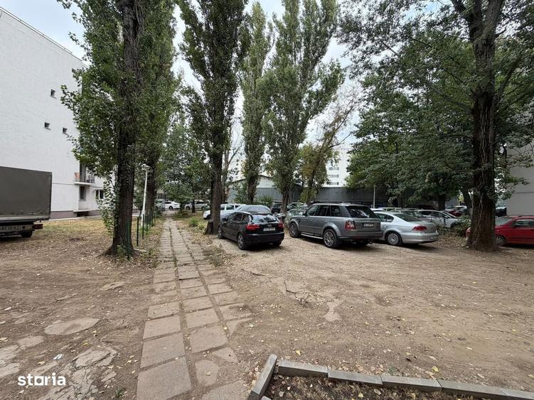 Spațiu comercial, în Păcii